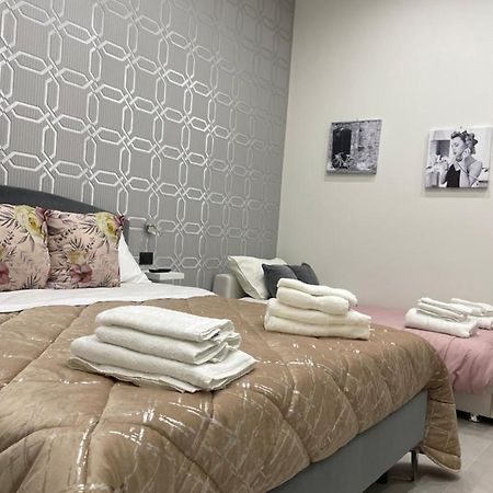 נאפולי Casa Vacanza Carme מראה חיצוני תמונה